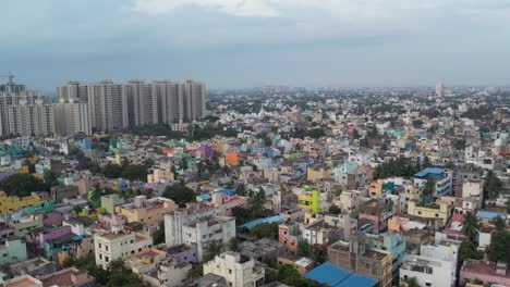 los barrios residenciales y rascacielos de la ciudad de chennai