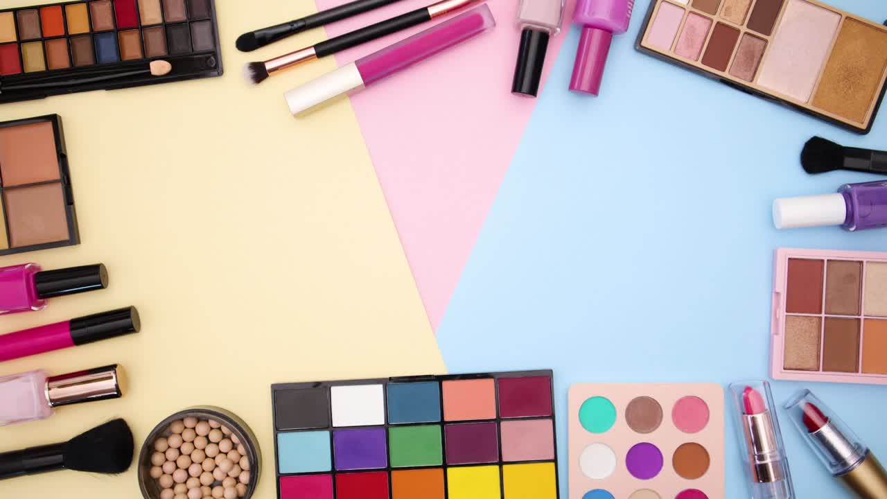 Make up frame move left to right with pastel background - Stop motion