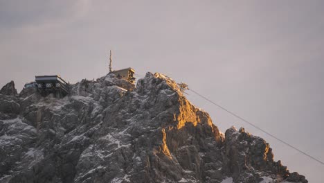 Time-lapse-mountain-station-Zugspitze-in-alpenglow