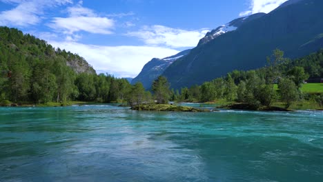 Lovatnet-See-Schöne-Natur-Norwegen.