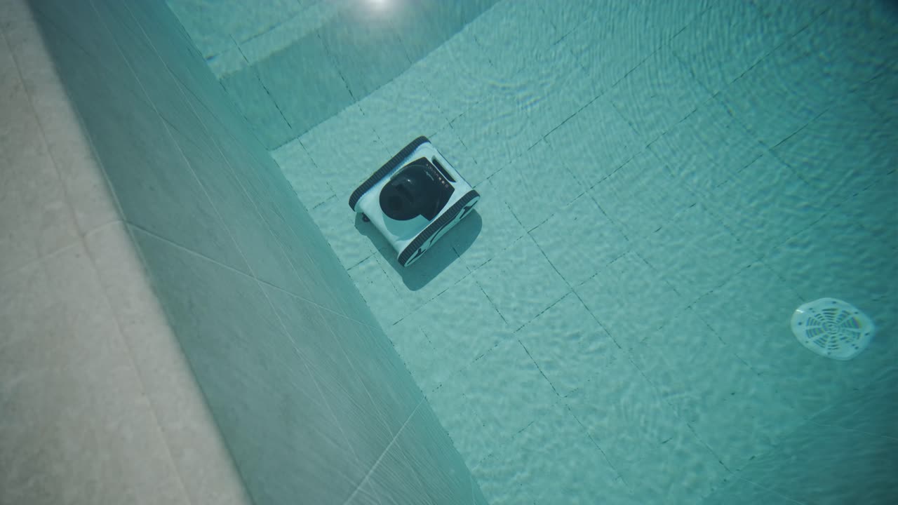 Pool cleaning robot underwater