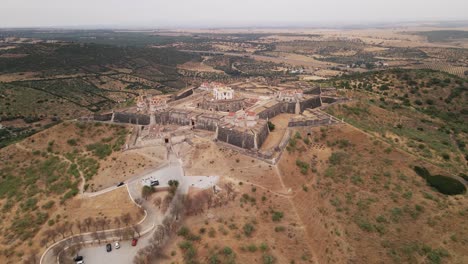 Vista-Aérea-De-La-Fortaleza-De-Elvas,-Portugal