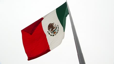 Mexican-Flag-in-slow-motion