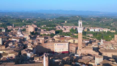 piazza del campo hermosa vista aérea desde arriba vuelo ciudad medieval de siena toscana italia