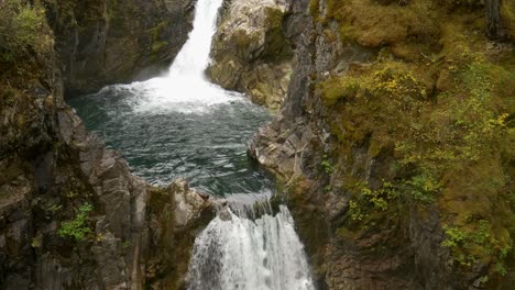 Two-waterfalls-with-infinite-pool