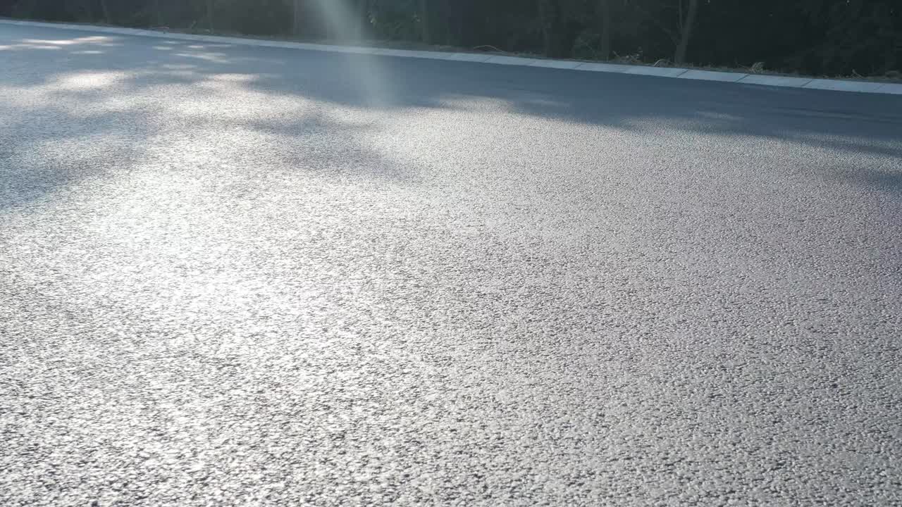 도로에 새로운 아스팔트, 새로운 도로, 도로 표면의 품질.