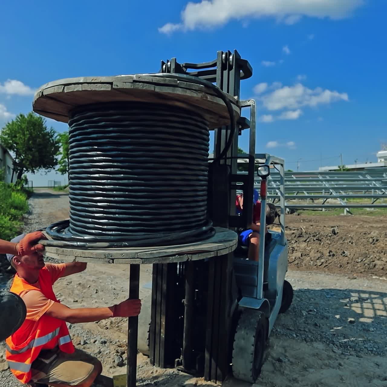 рабочие на строительных площадках