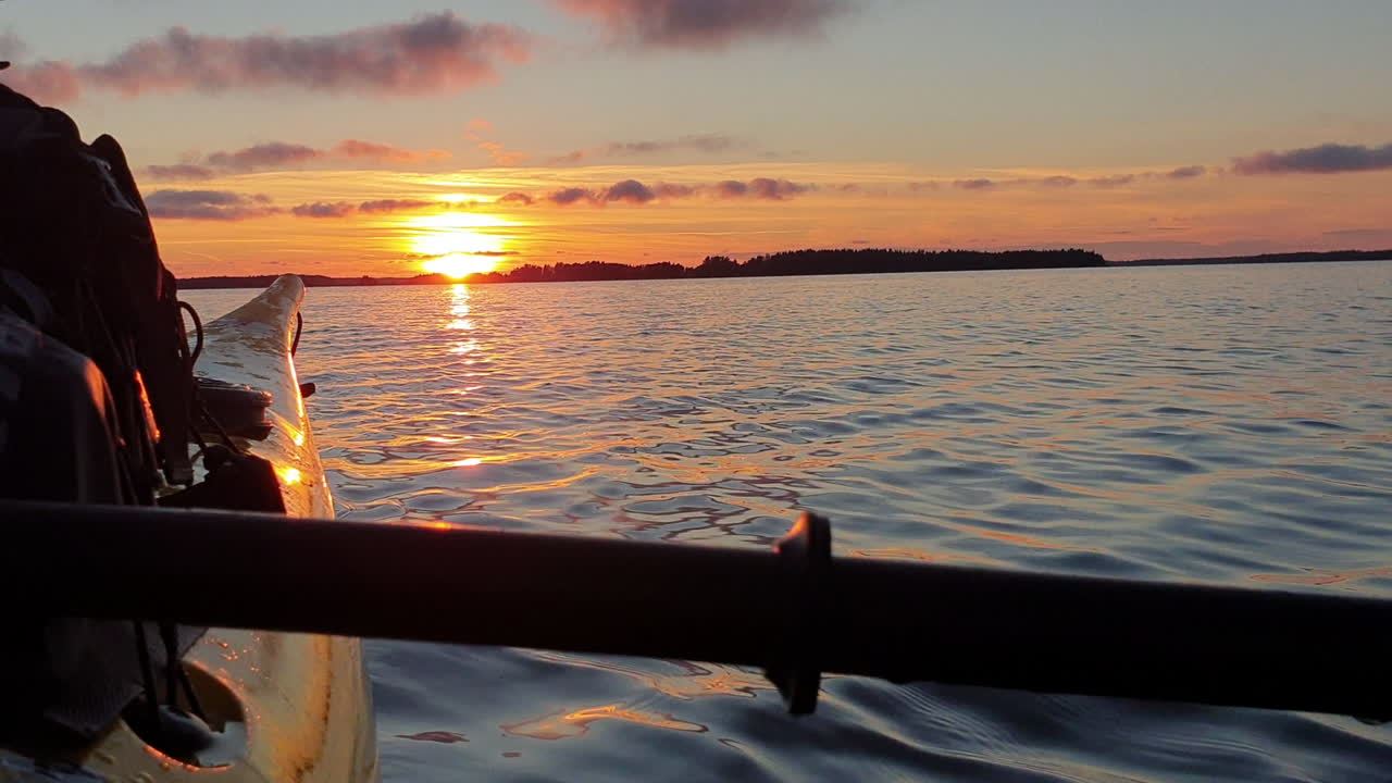 스톡홀름 군도에서 카약, 마법의 여름 일몰
