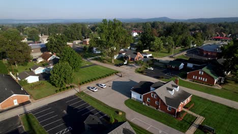 Barrio-De-Clase-Media-En-Shepherdsville-Kentucky,-Suburbio-De-Clase-Media,-Barrio