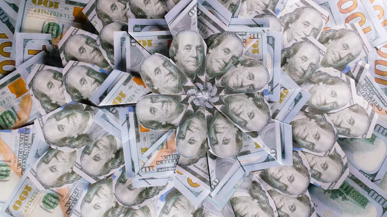 돈의 회전은 원으로 이루어져 있습니다.