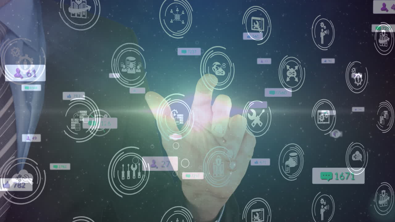 소셜 미디어 아이콘과 숫자의 애니메이션 비즈니스맨이 인터랙티브 스크린을 만지고 있습니다.