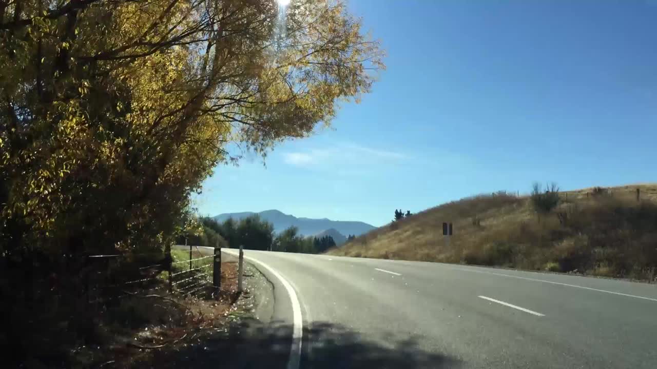 Guida panoramica su strada di montagna