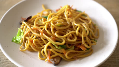 Yakisoba-Nudeln-Gebraten-Mit-Gemüse