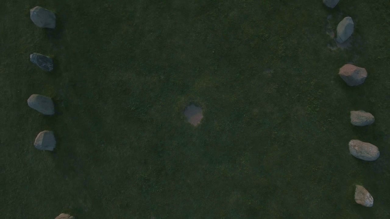 남쪽 스웨덴 skåne österlen kåseberga의 타원형 고대 암석 에일 스테나르