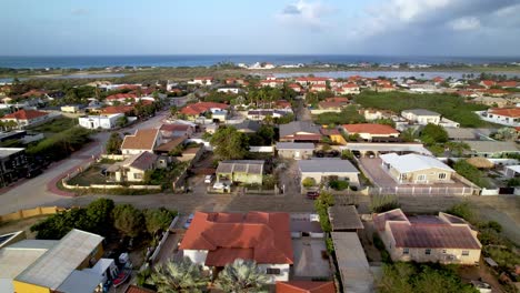 Nachbarschaft-Und-Häuser-In-Aruba-In-Der-Nähe-Von-Palm-Beach-Aruba