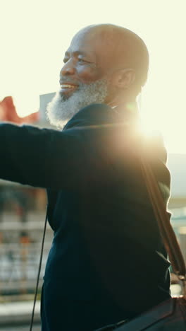 Ciudad,-Celebración-Y-Baile-De-Hombres-De-Negocios-Senior