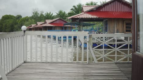 hermosas casas de río en malasia vista pov