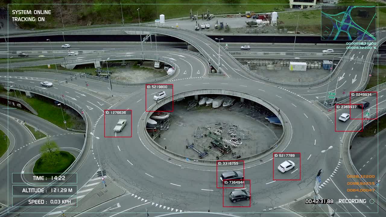개별 자동차를 추적하는 교통 감시 시스템