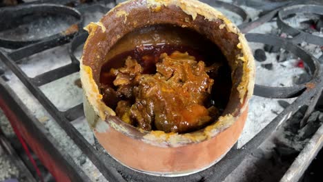 closeup view of prepared chicken handi made in bihari style