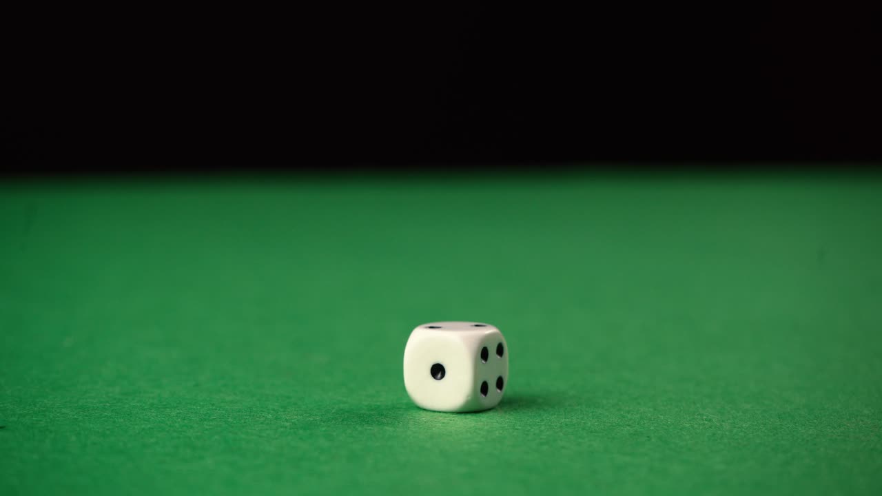 apilar dados normales uno encima del otro