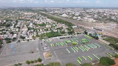 Aerial-forward-shot-of-AVENIDA-ECOLOGICA-in-Santo-Domingo-during-sunny-day