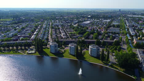 Vista-Aérea-De-La-Sala-De-Estar-En-Amersfoort-Kattenbroek-Emiclaer,-Países-Bajos