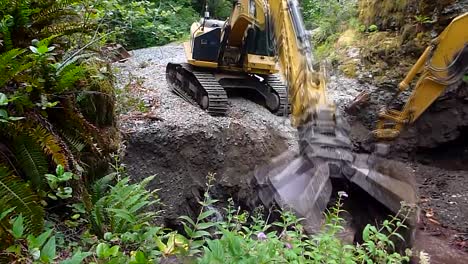 Excavadoras-Moviendo-Grava-Y-Lapso-De-Tiempo-De-La-Tierra