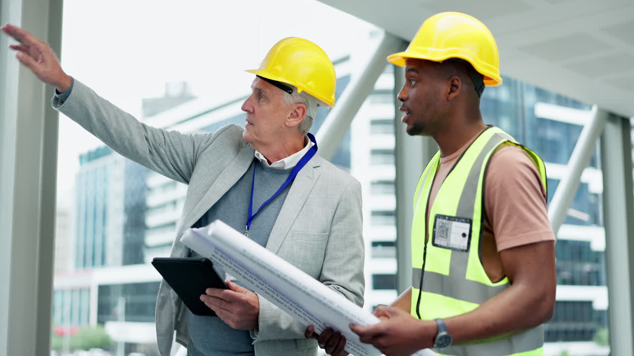 personas, arquitecto y plan en la ciudad