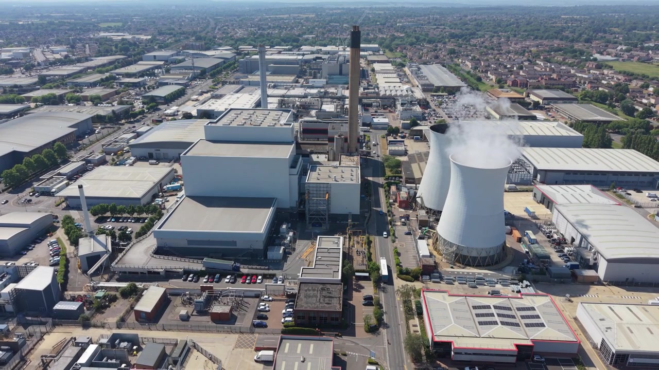 Operazioni di una centrale elettrica a combustibile multiplo per la produzione di energia dai rifiuti