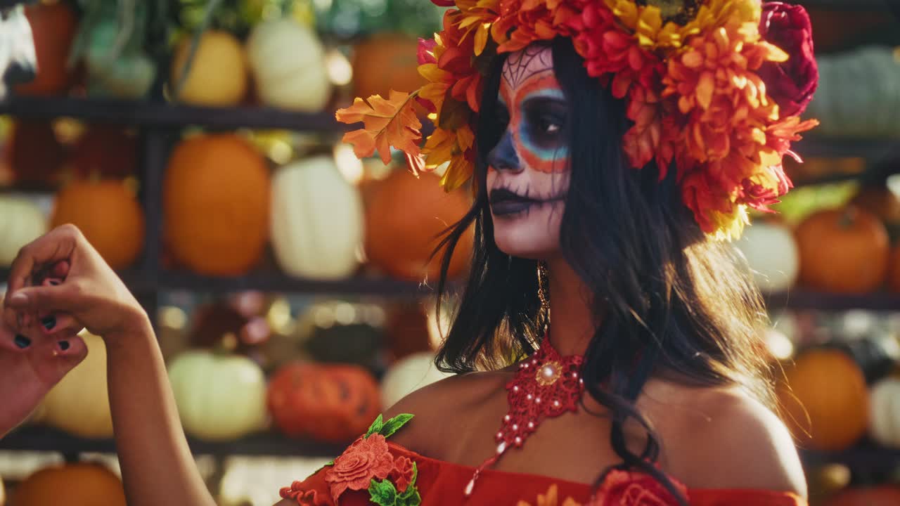 Coppia in costume del Día de Muertos