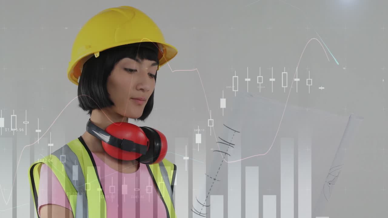 jefe de obra comprobando los planos del edificio 4k