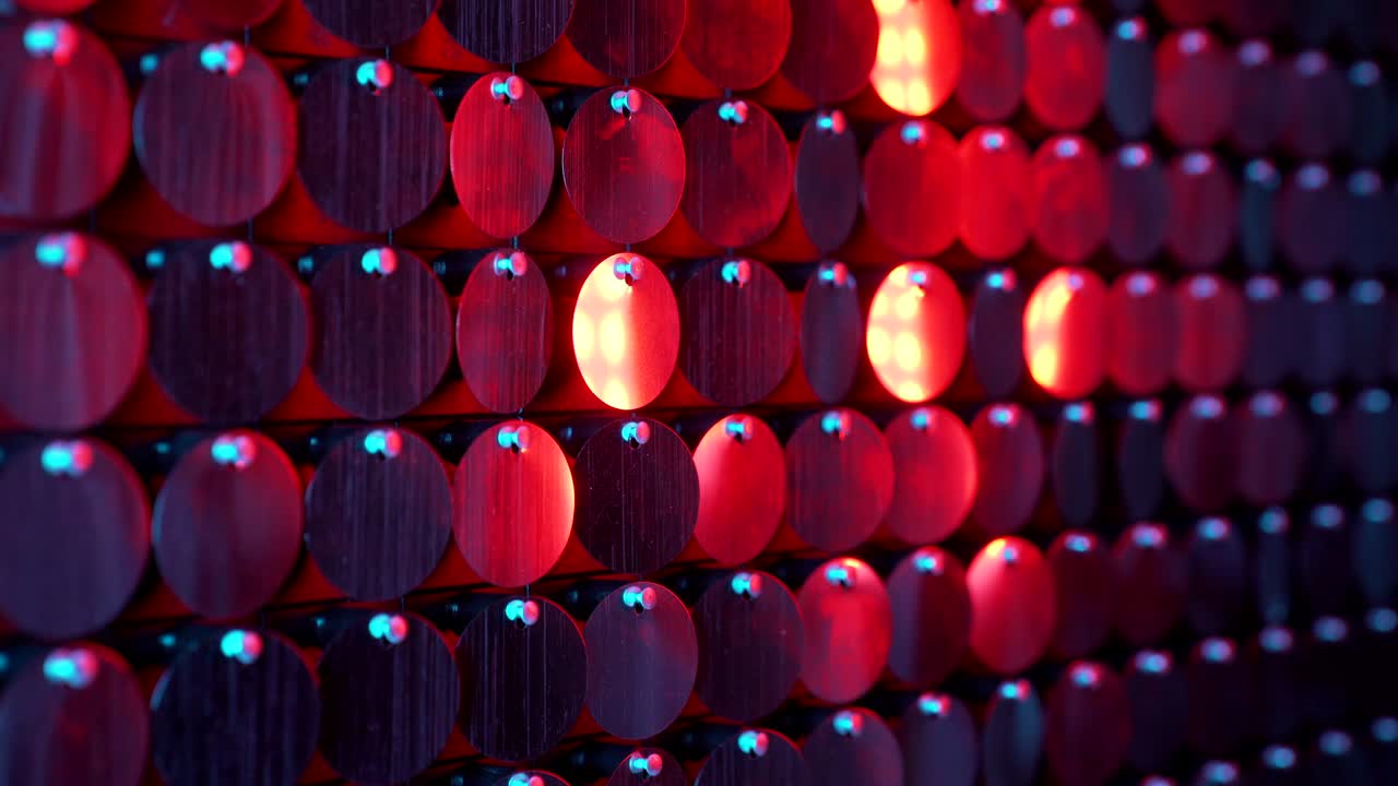 abstracto rosa y violeta cinético brillo pared en movimiento. chispas brillantes fondo reflectante. decoración de clubes nocturnos. se puede utilizar como transiciones, añadido a proyectos modernos, fondos de arte.