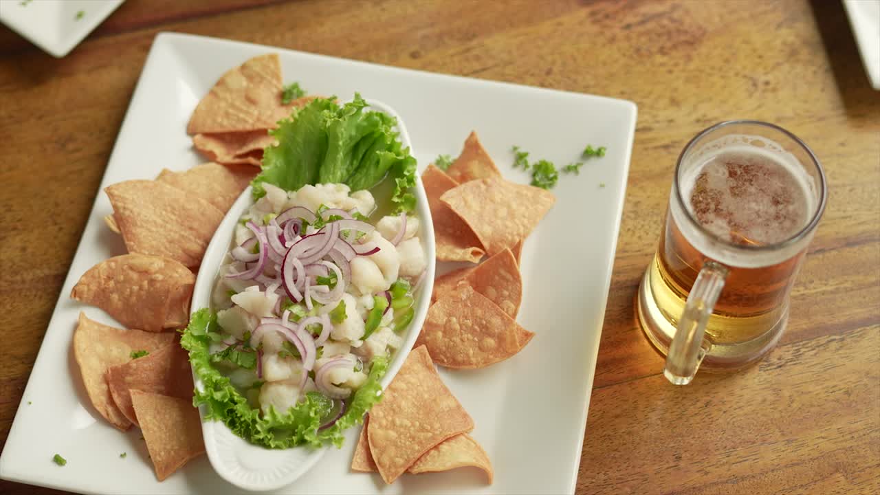 CEVICHE, pesce, spuntino, cucina peruviana