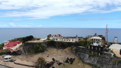 ruinas de una antigua fortaleza en una isla, fort george en granada