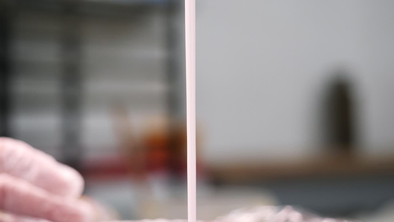 producción de caramelos rosados