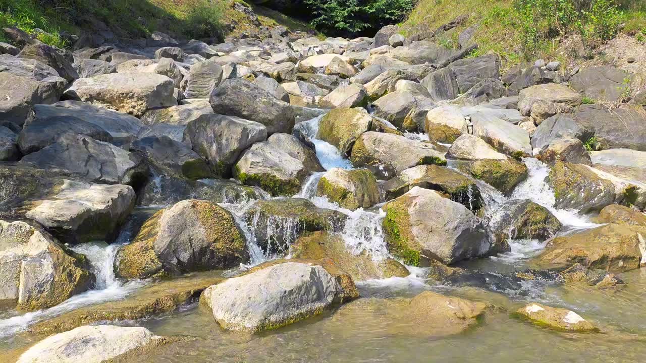 와이젠 강, 발렌세, 글라루스, 스위스