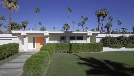 Antena-Del-Frente-De-La-Casa-Moderna-De-Palm-Springs