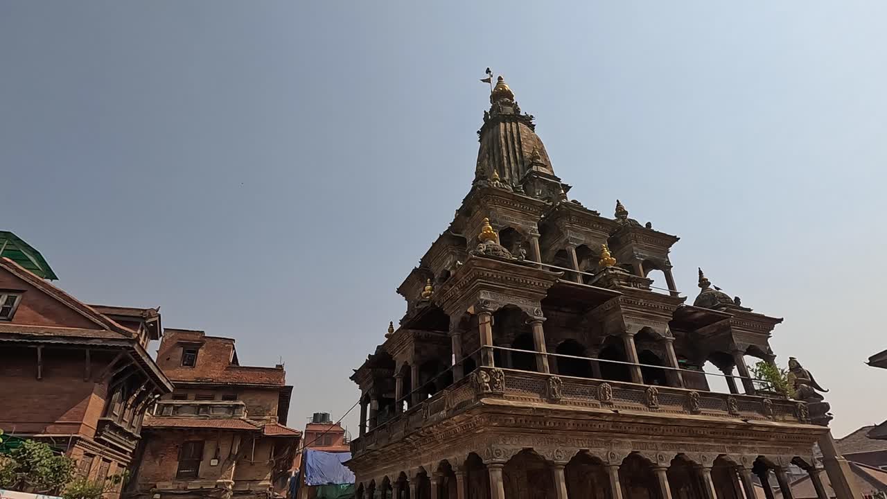 vista sobre los templos de krishna mandir de la plaza de patan darbar