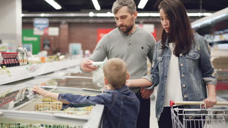 family shopping for groceries
