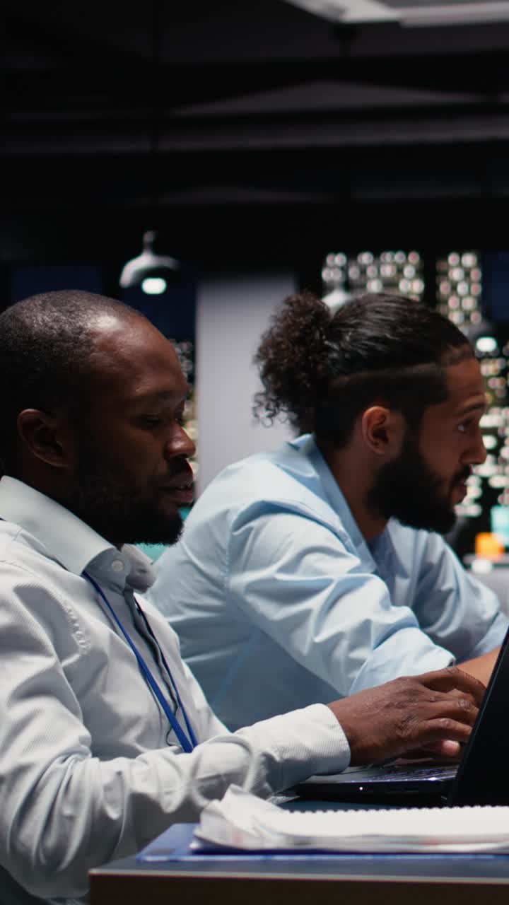 Vertical Video Manager gathering employees in office, evaluating staff performance