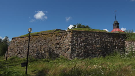 Un-ángulo-Lateral-De-La-Fortaleza-Del-Museo-Korela,-Rusia