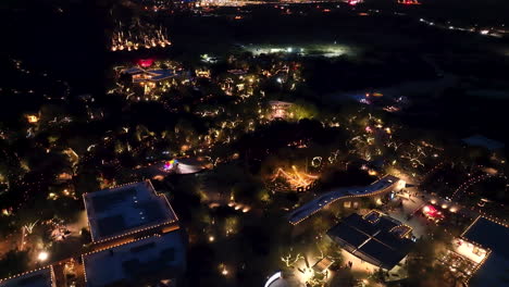 Sunset-Drone-View---Botanischer-Garten-Der-Wüste-Während-Der-Nächte-Der-Koryphäen