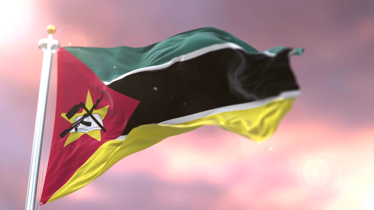 флаг мозамбика, размахивающий ветром, медленно на закате, петля