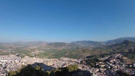 Castillo-De-Jaen,-Spanien-Jaens-Burg-Fliegende-Und-Bodenaufnahmen-Von-Dieser-Mittelalterlichen-Burg-Am-Nachmittag-Im-Sommer,-Es-Zeigt-Auch-Die-Stadt-Jaen,-Die-Mit-Einer-Drohne-Und-Einer-Action-kamera-Mit-4k-24fps-Unter-Verwendung-Von-Nd-filtern-Aufgenommen-Wurde-53