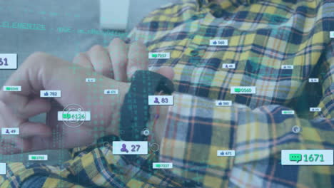 animación de iconos de redes sociales y procesamiento de datos sobre un hombre mayor que usa un reloj inteligente