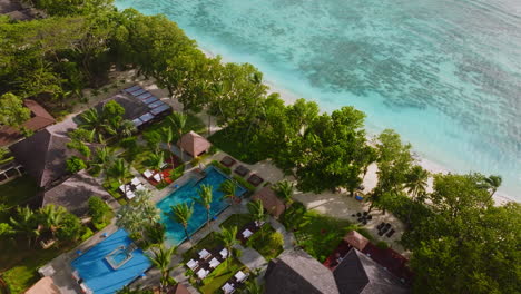 Vista-Aérea-De-Drones-Del-Destino-De-Viaje-Exótico-Resort-De-Playa-En-Las-Islas-Seychelles