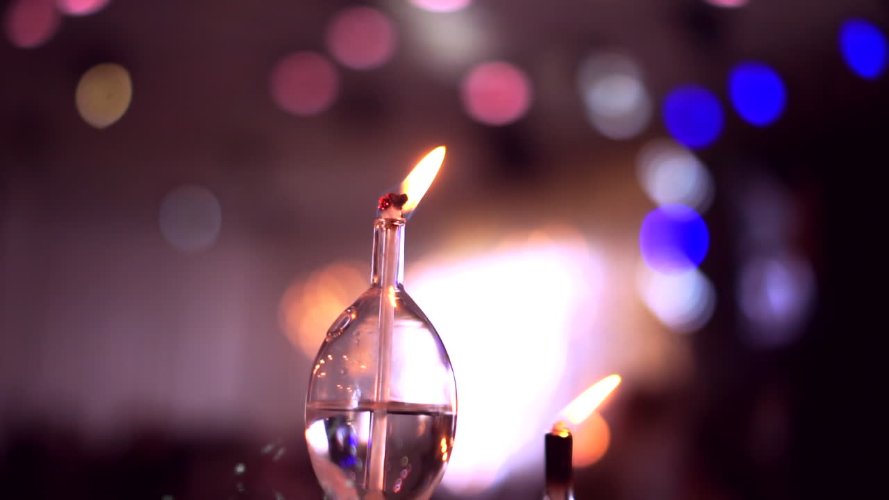 장식 불 테이블에 장식 레스토랑 클로즈업