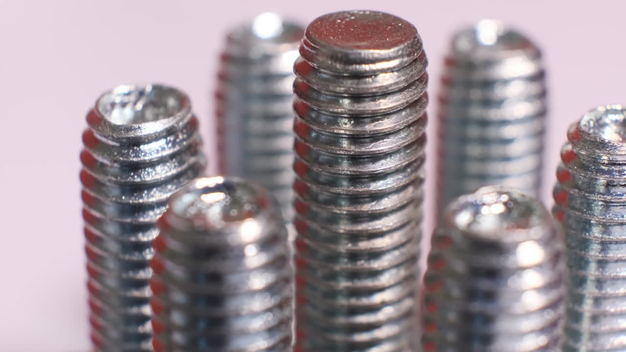 은 배경에 고립 된 스테인리스 스 볼트.