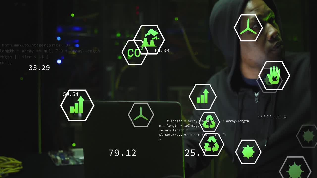 컴퓨터와 컴퓨터 서버를 가진 아프리카계 미국인 남성 해커에 대한 데이터 처리의 애니메이션