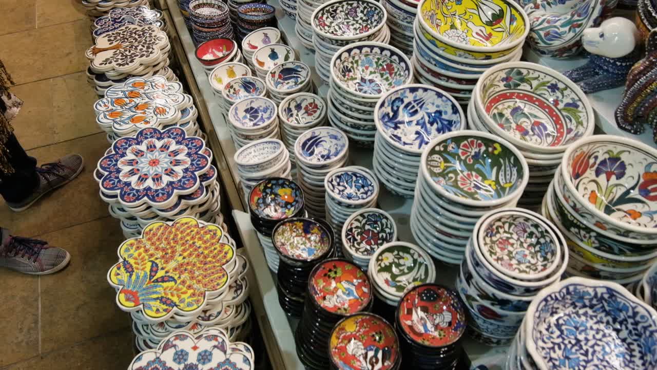 다채로운 아이템의 하이 앵글 샷